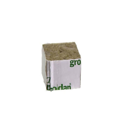 Grodan Stone wool blocks, 4x4x4cm (2250 pieces per box)